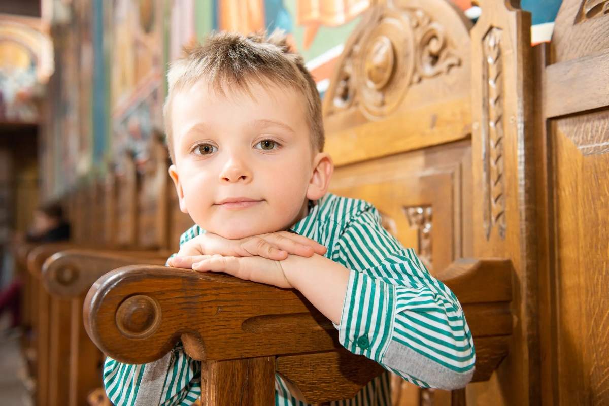 botez-portret-copil-biserica-staif.webp