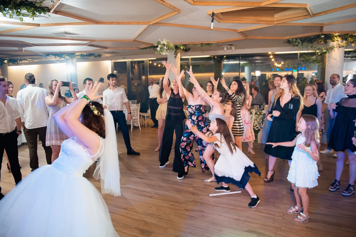 nunta-floreasca-buchet-mireasa-staif