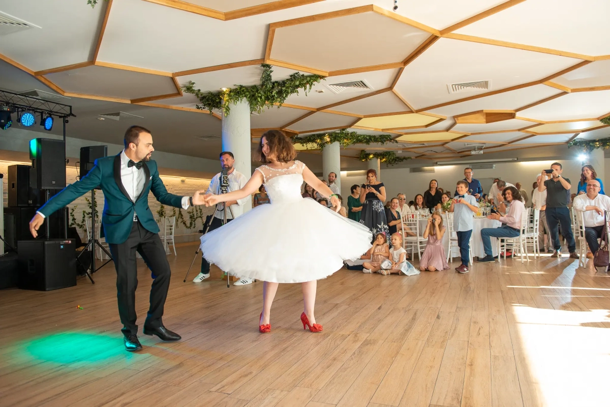 nunta-floreasca-ringul-dans-miri-staif