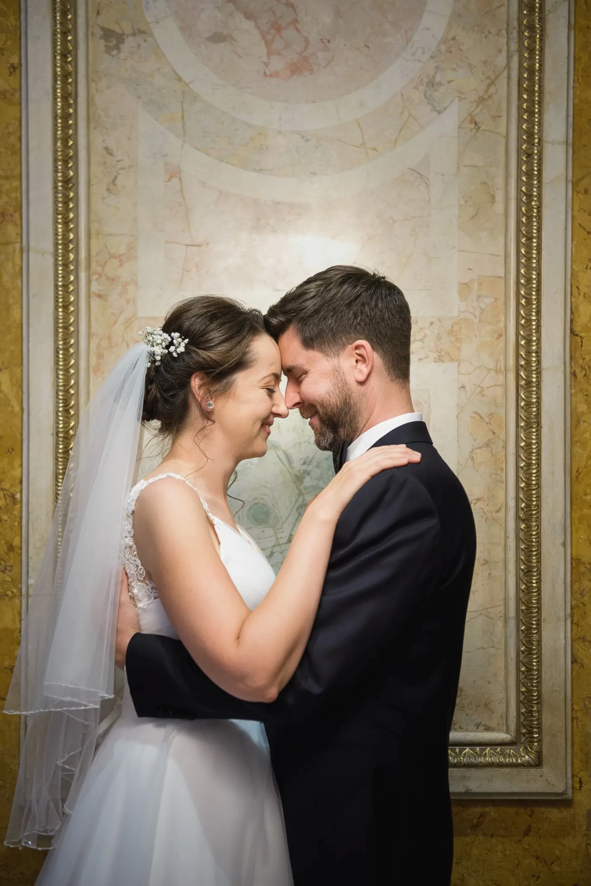 nunta-miri-imbratisare-hilton-athenee-staif